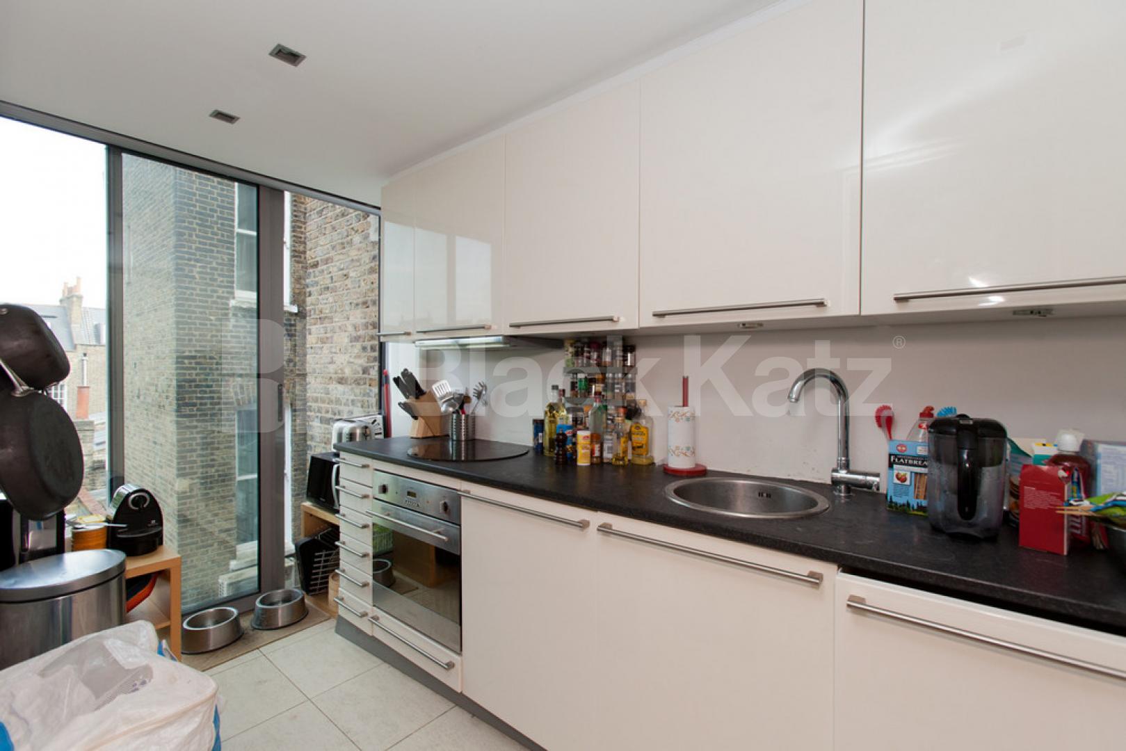 			3 Bedroom, 2 bath, 1 reception Mews House			 Liverpool Road, ANGEL